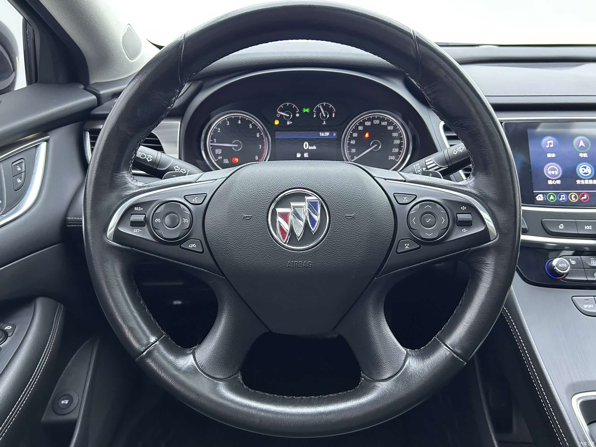 Buick LaCrosse, 2022 14