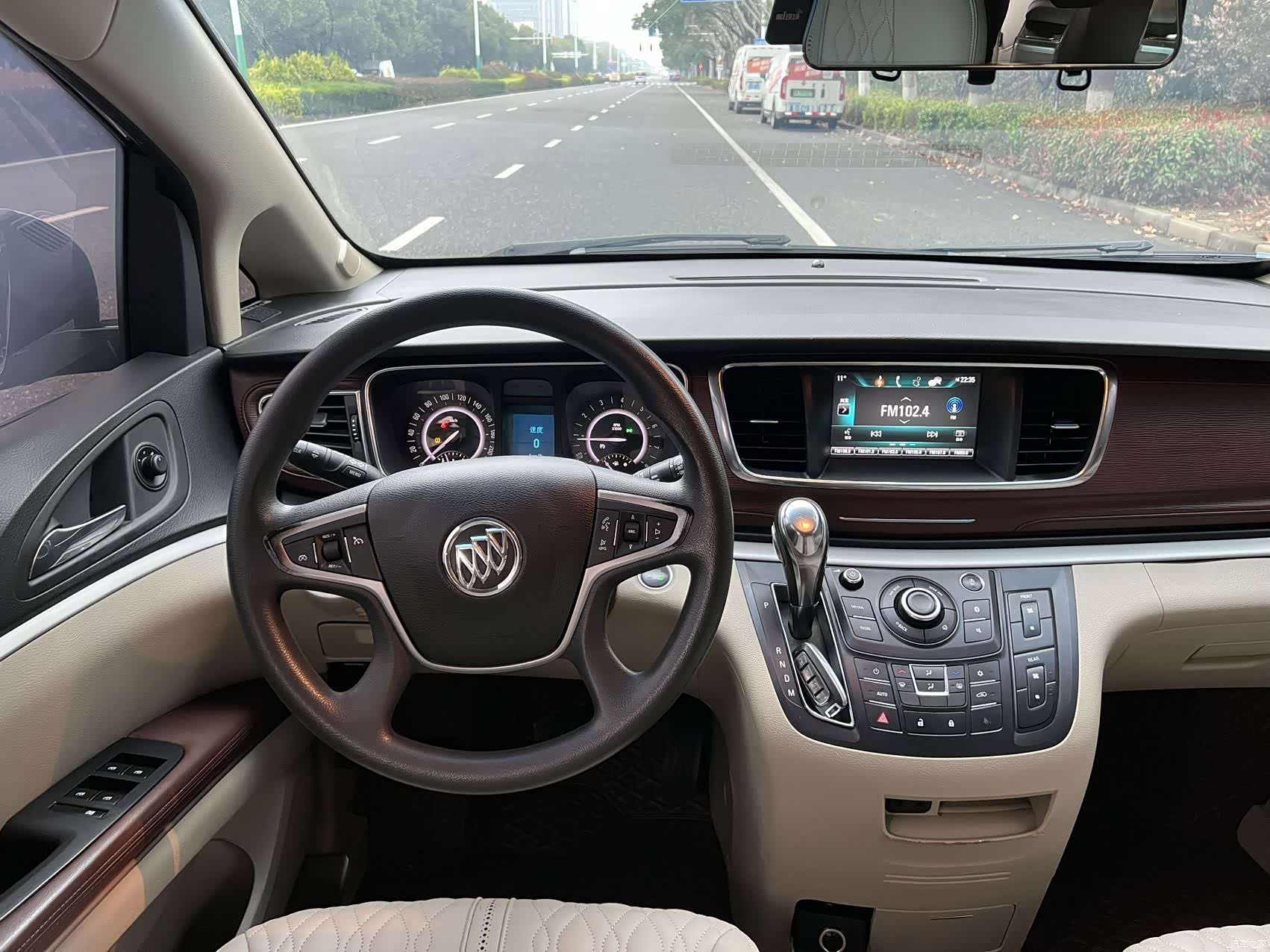 Buick GL8, 2019 9