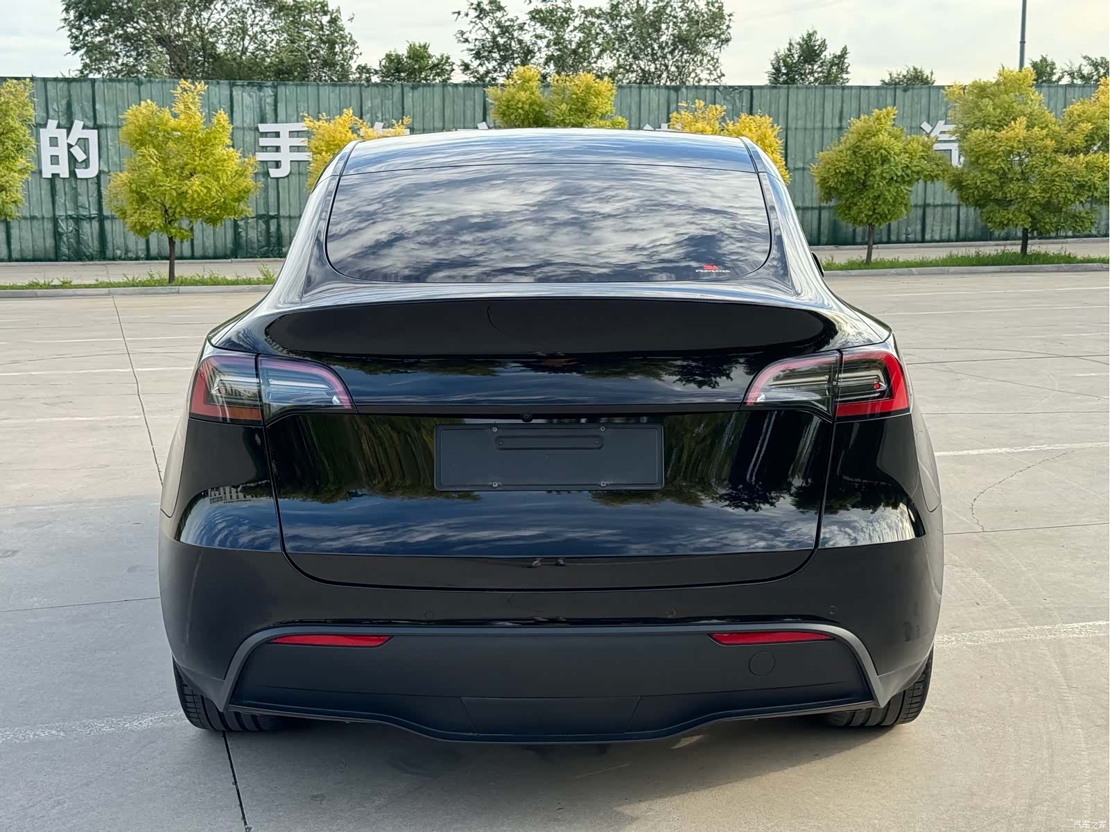 Tesla Model Y, 2023 17