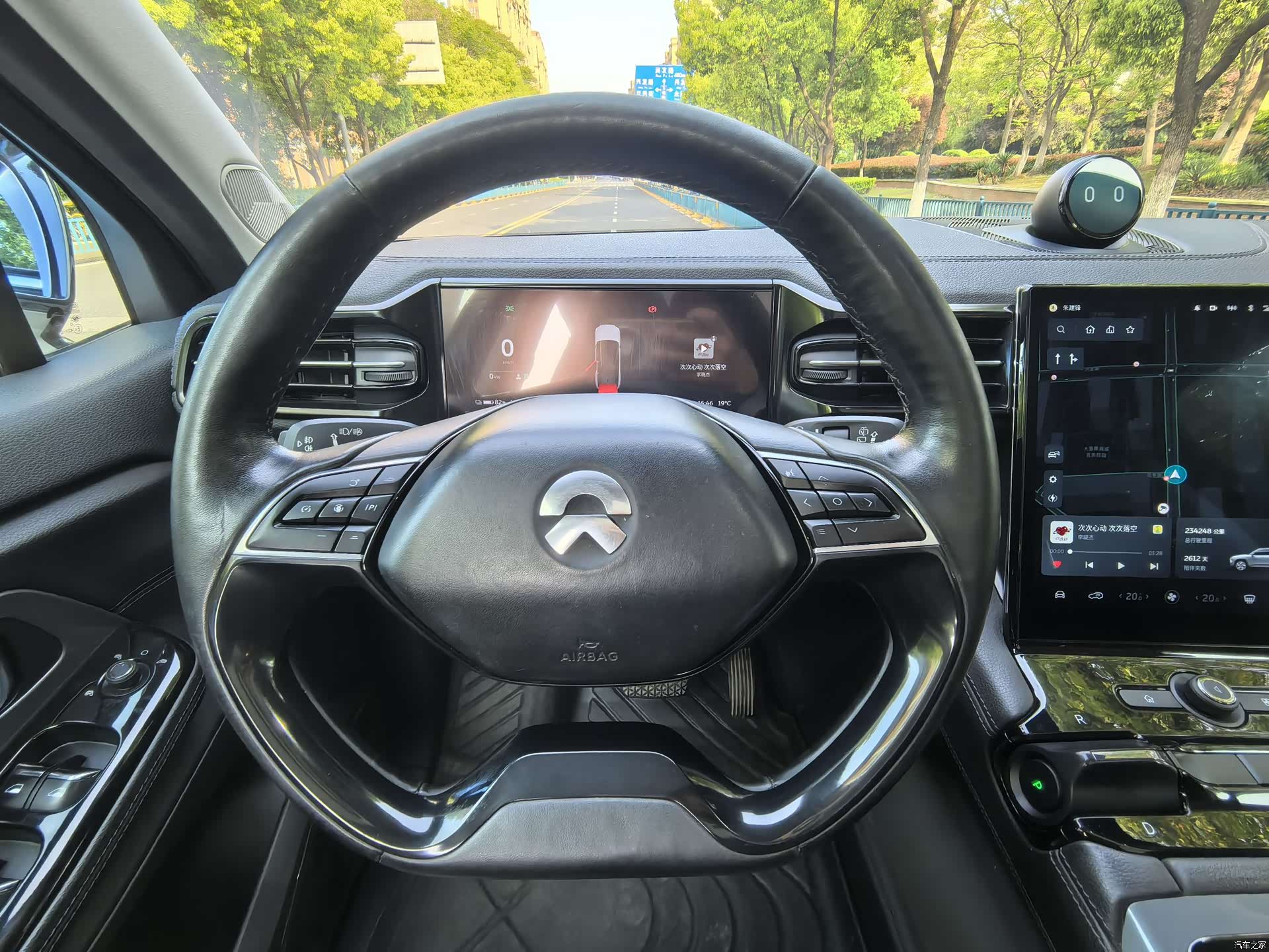 NIO ES8, 2019 12