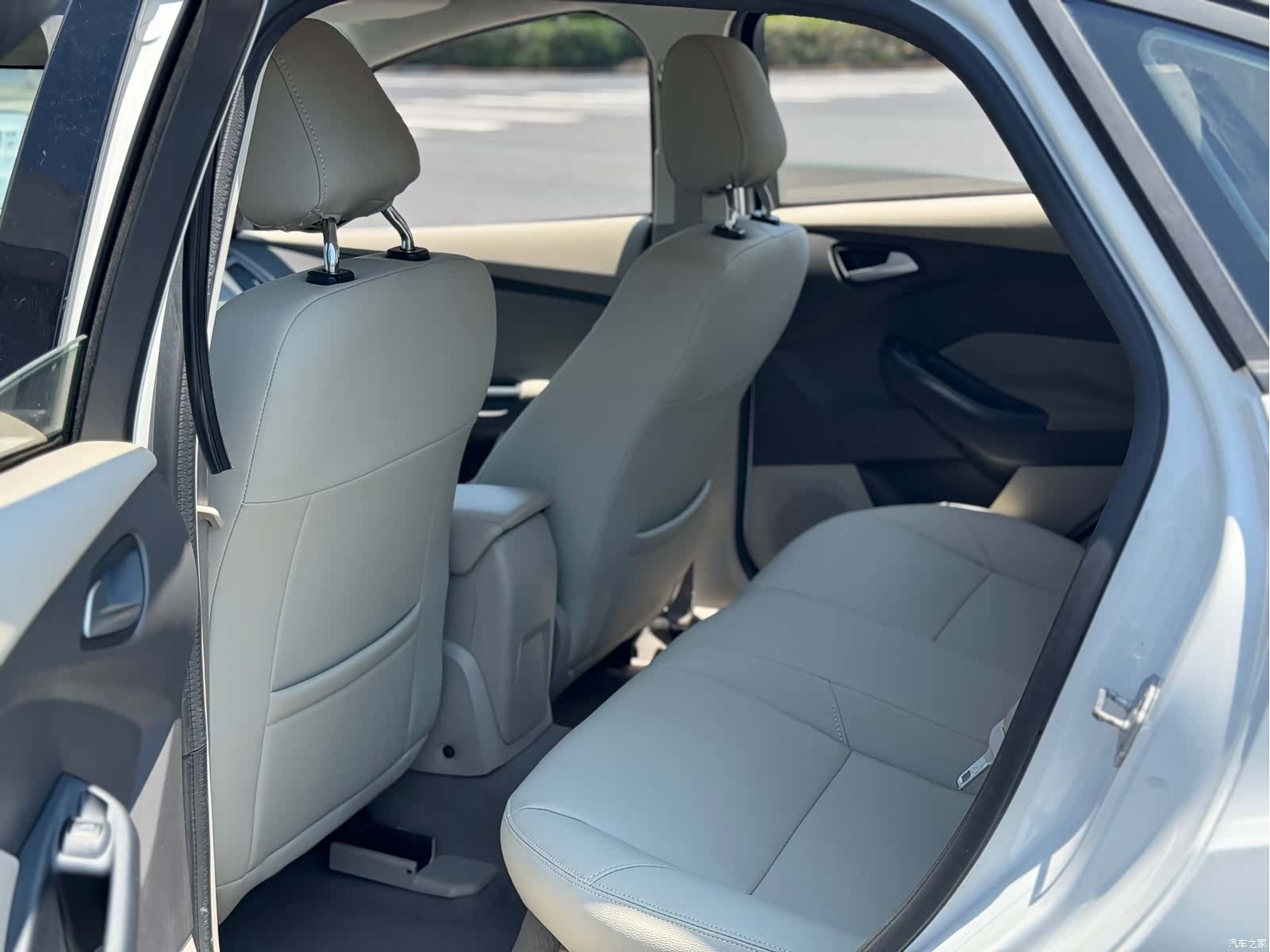 Ford Focus, 2013 6