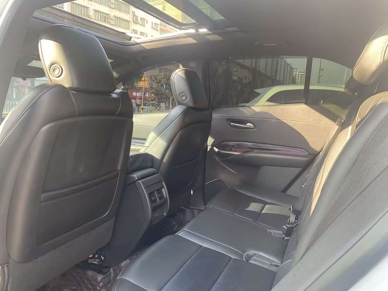 Cadillac XT4, 2022 15