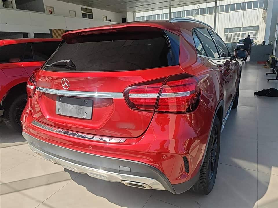Mercedes-Benz GLA