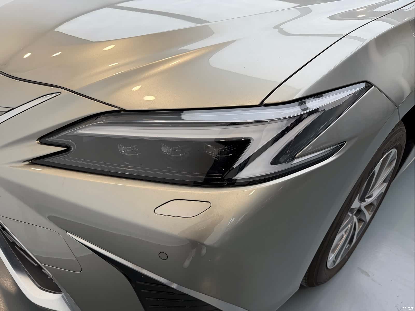 Lexus ES, 2024 11