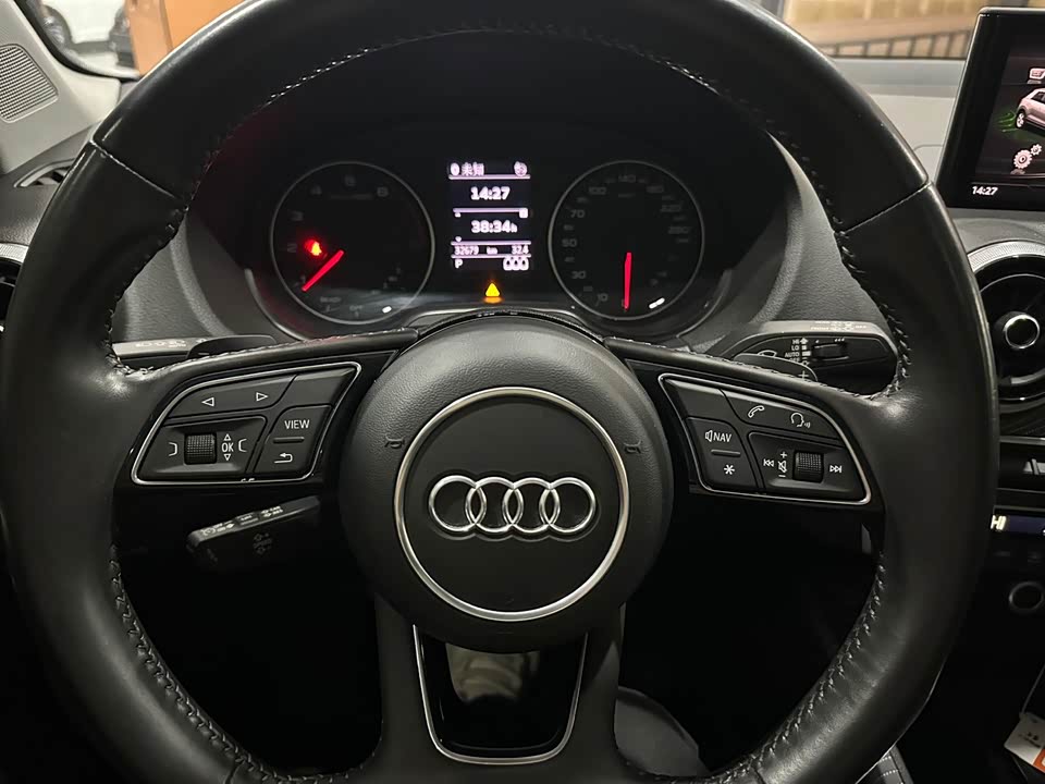 Audi Q2L