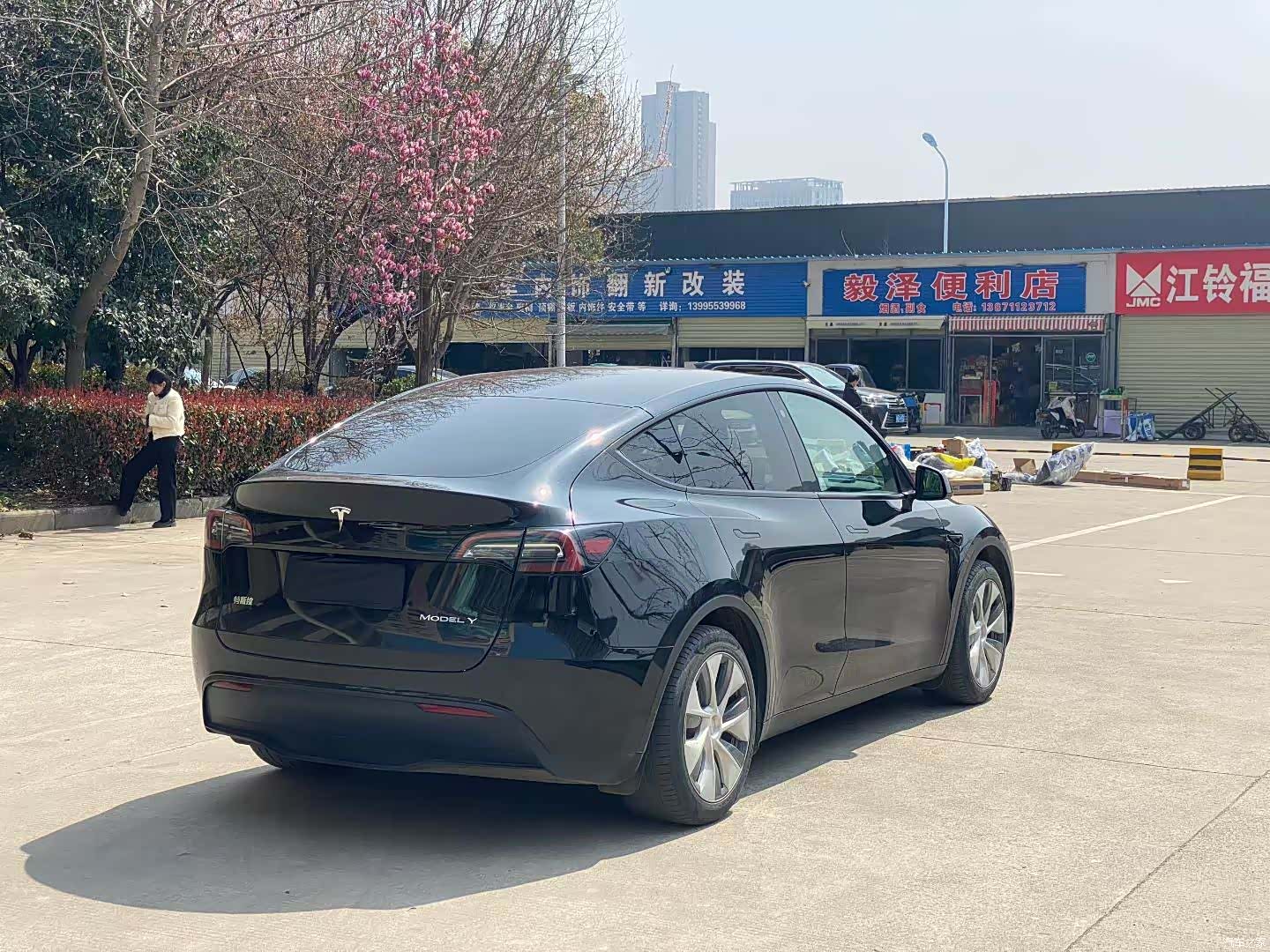 Tesla Model Y, 2023 9