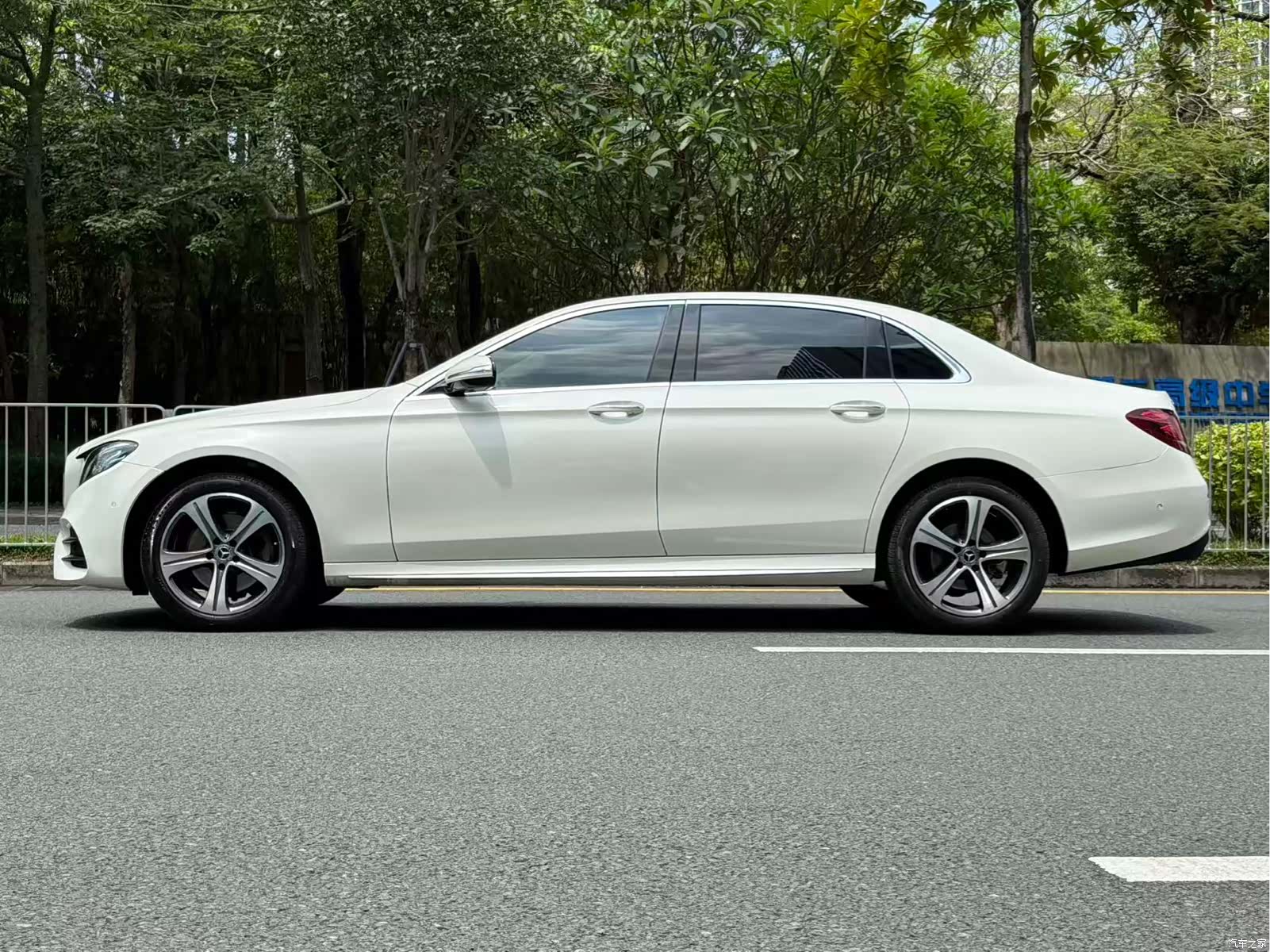 Mercedes-Benz E-Class, 2017 4