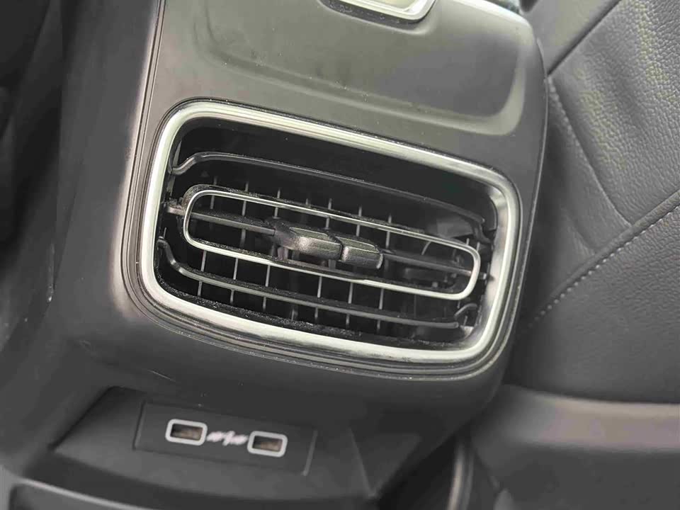 Lynk & Co 01 EM-P Lynk & Co 01 EM-P