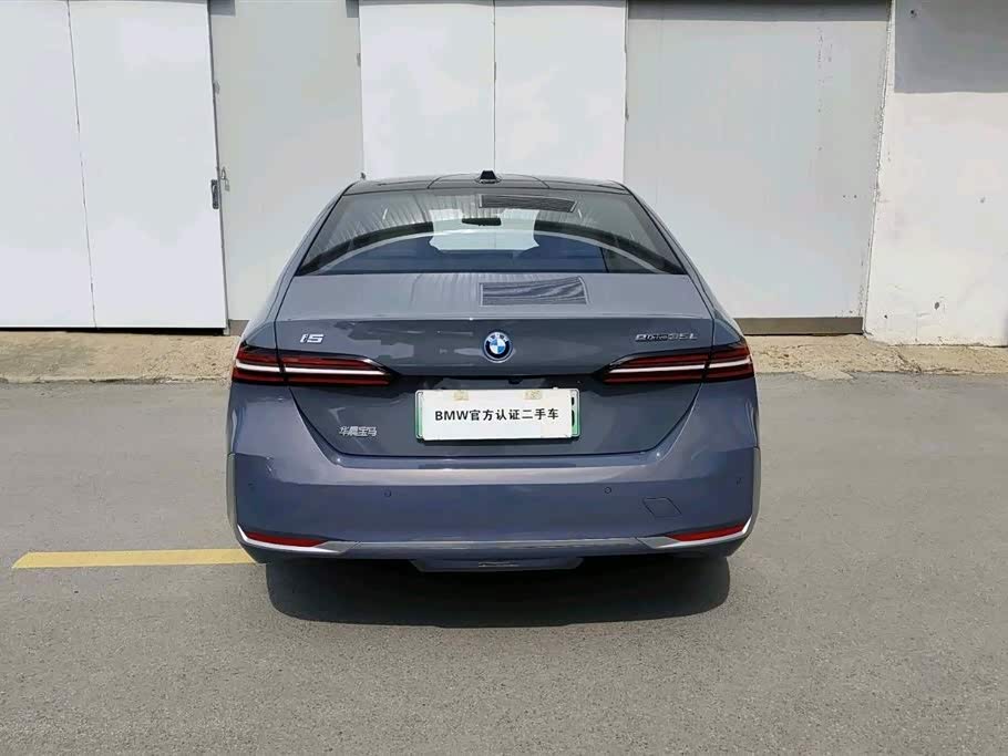 BMW i5