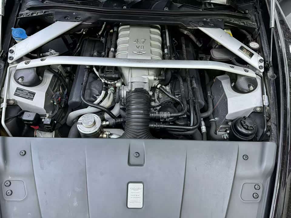 Aston Martin V8 Vantage