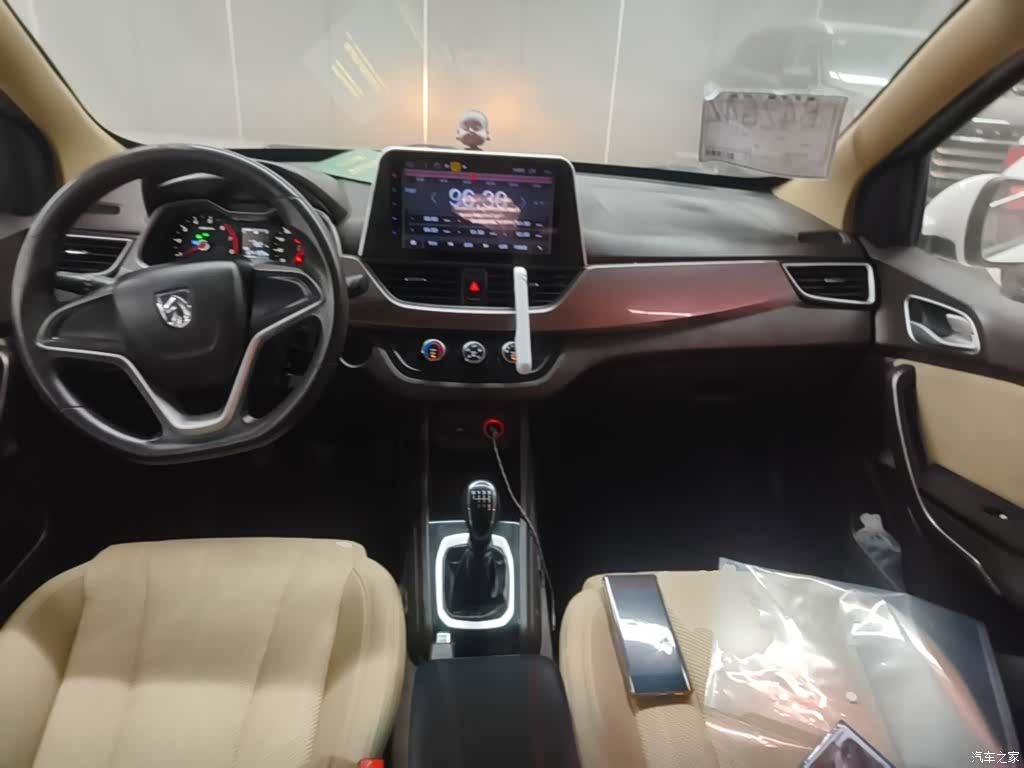 Wuling 310W, 2018 10