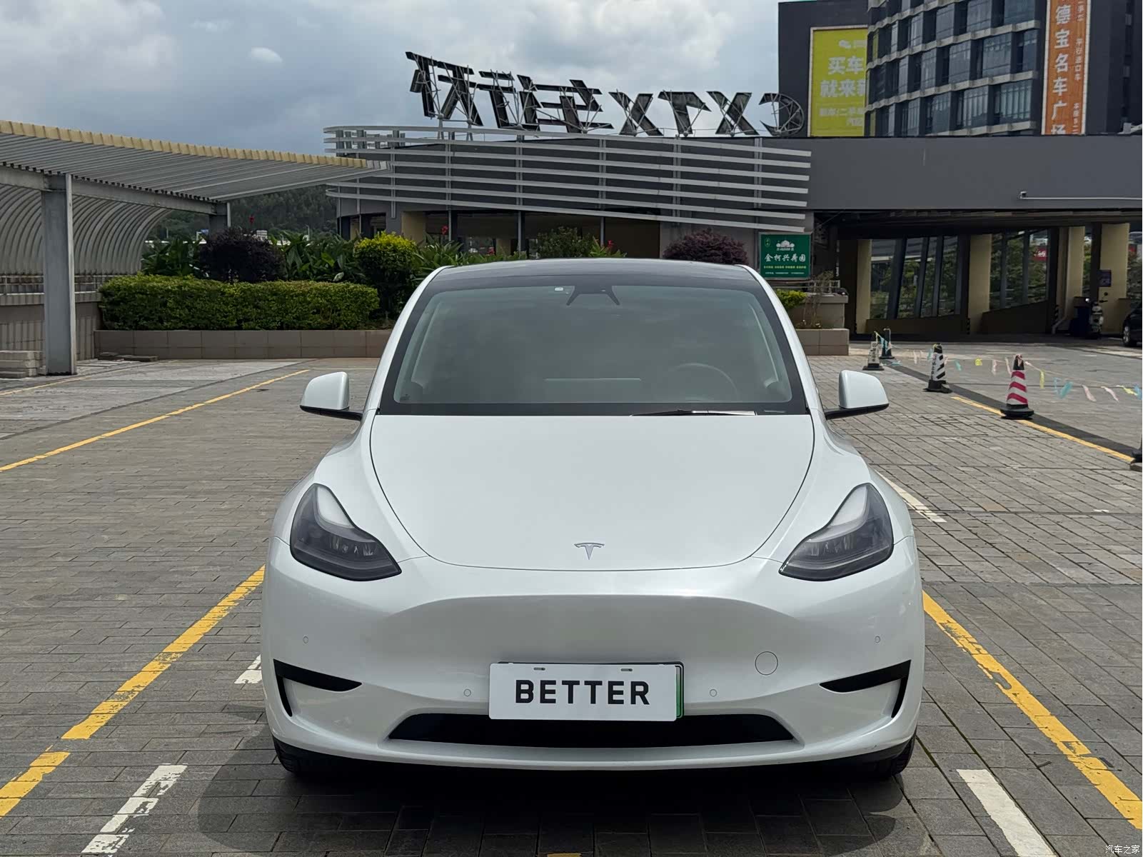 Tesla Model Y, 2022 3
