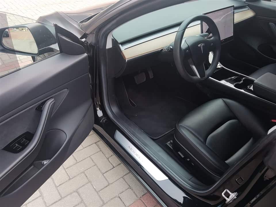 Tesla Model 3 Tesla Model 3