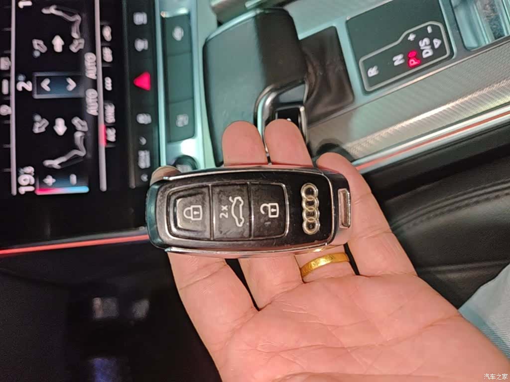 Audi A6L, 2021 9