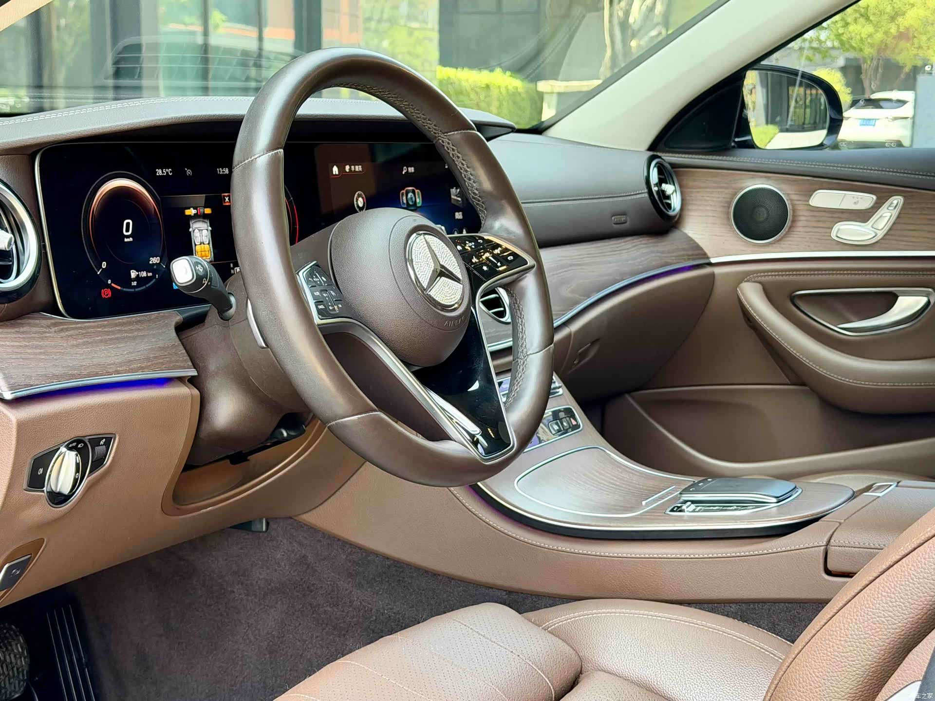Mercedes-Benz E-Class, 2022 11