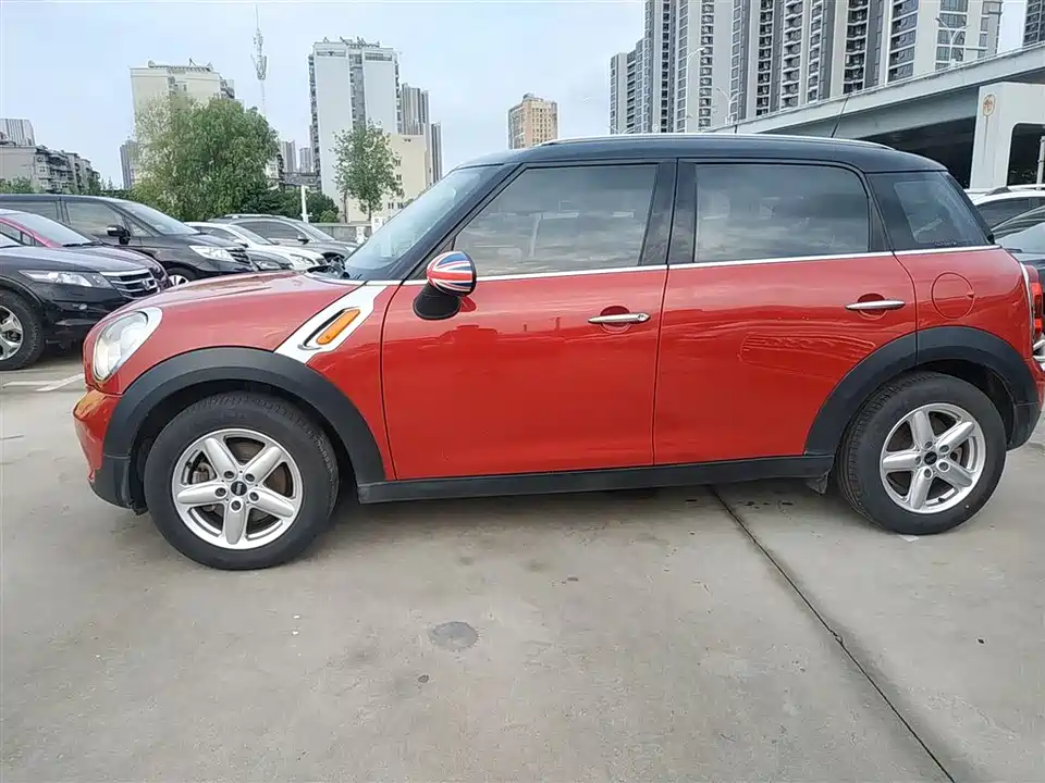 MINI COUNTRYMAN