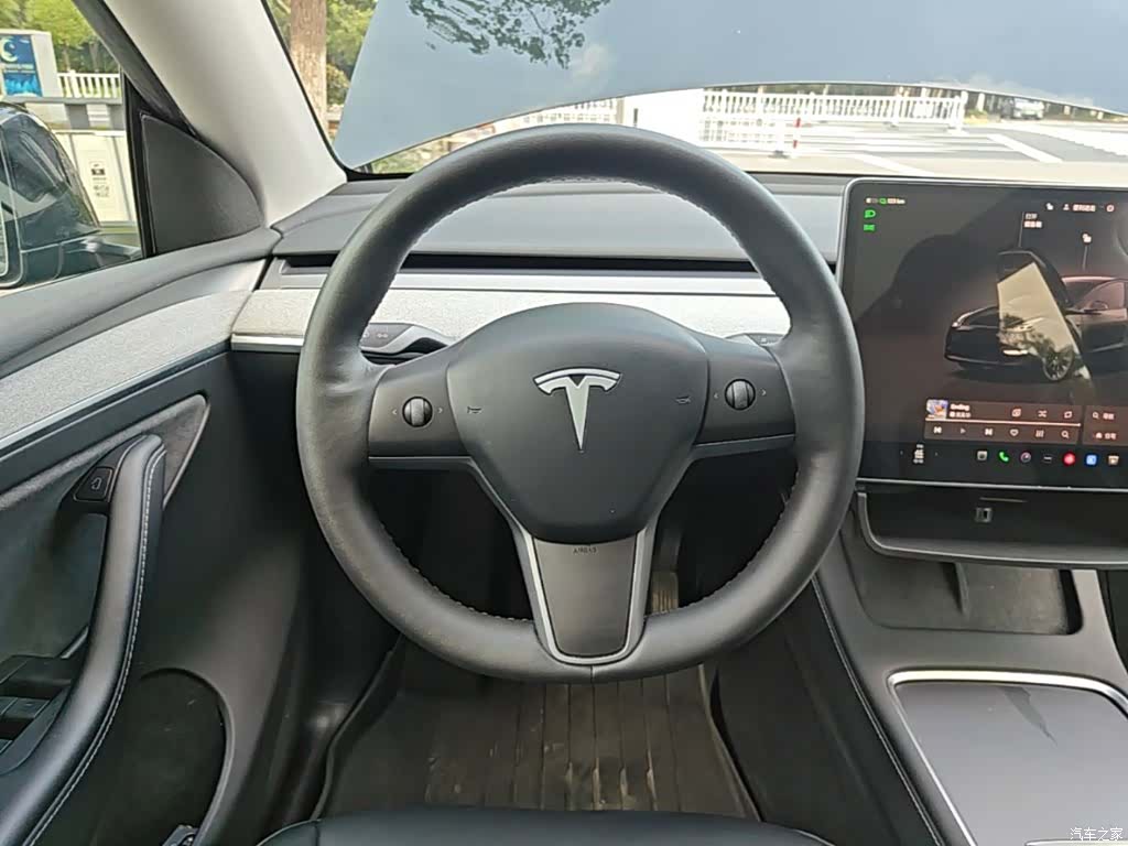 Tesla Model Y, 2024 11