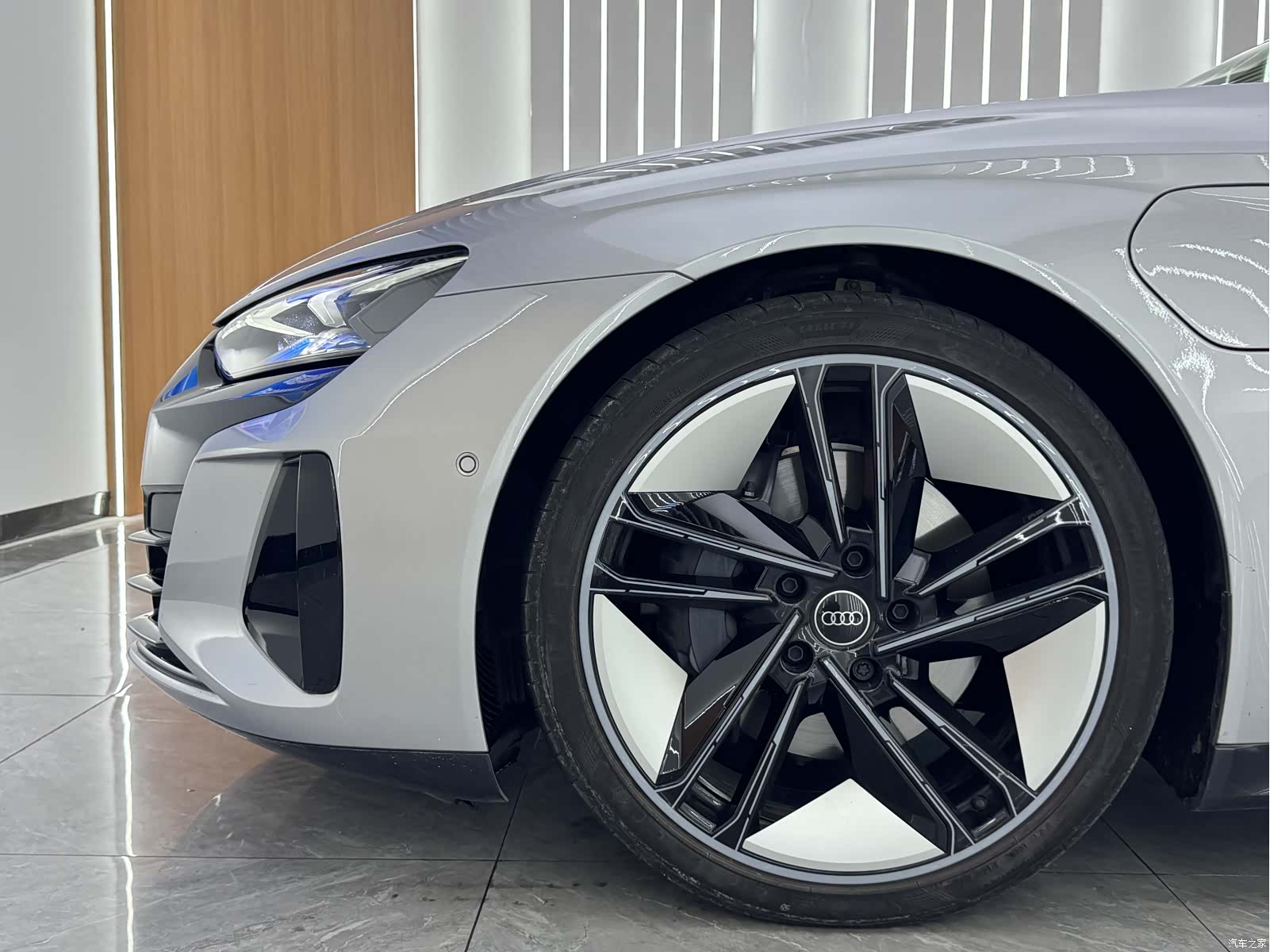 Audi e-tron, 2024 6