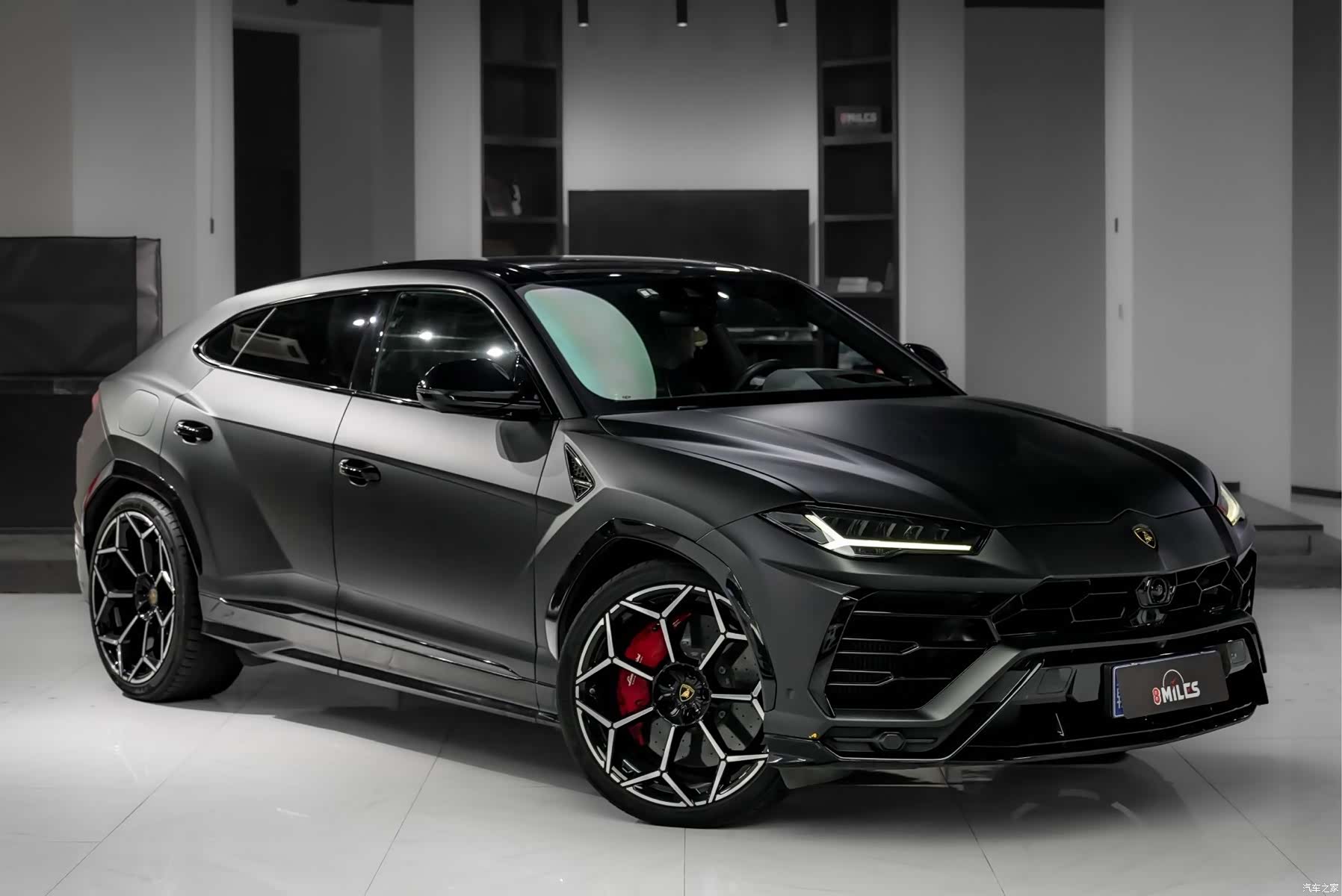 Lamborghini Urus, 2019 1