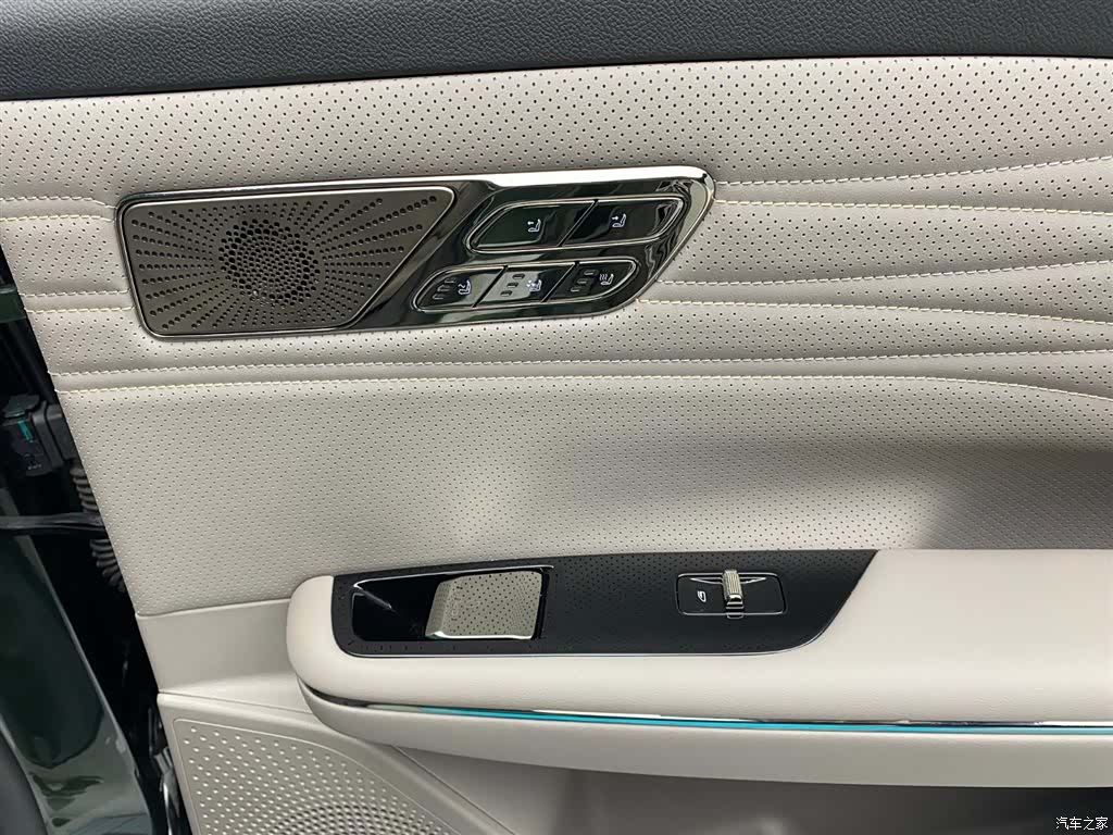 Geely 8, 2025 18