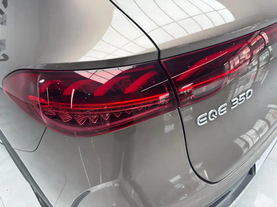 Mercedes-Benz EQE SUV