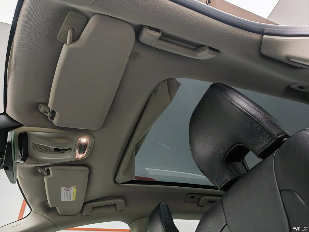 Volvo V40, 2015 14