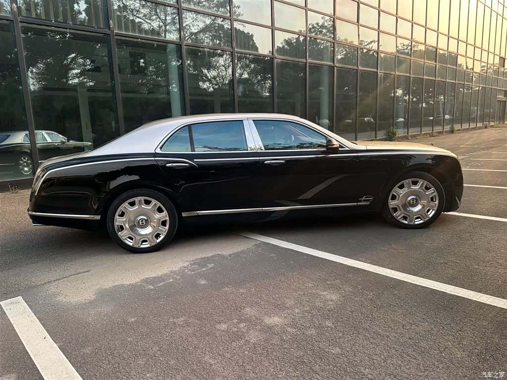Bentley Mulsanne, 2013 4