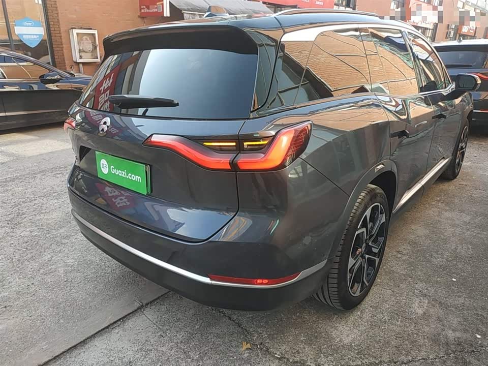 NIO ES8