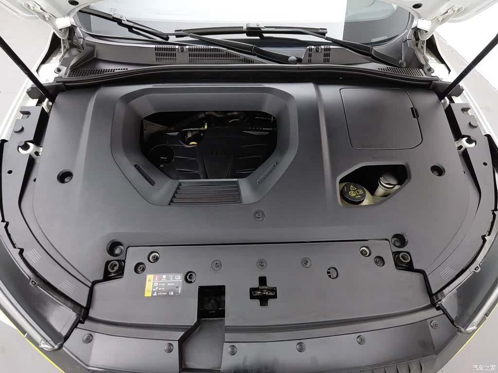 Roewe RX5, 2022 6
