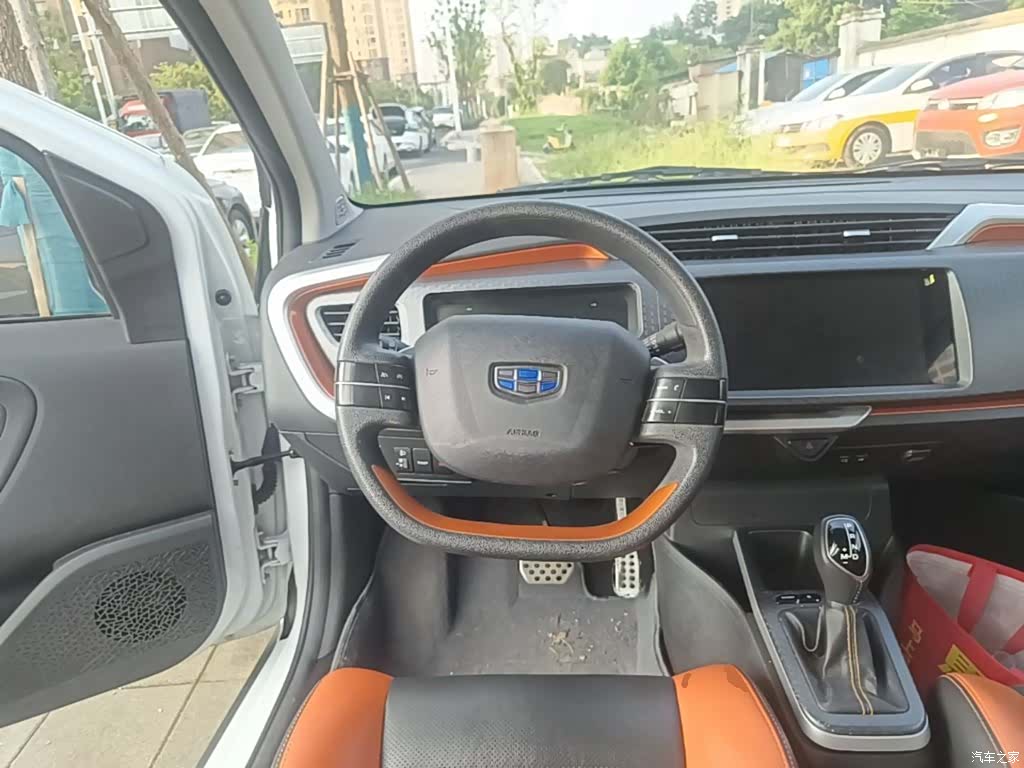 Geely X1, 2017 11