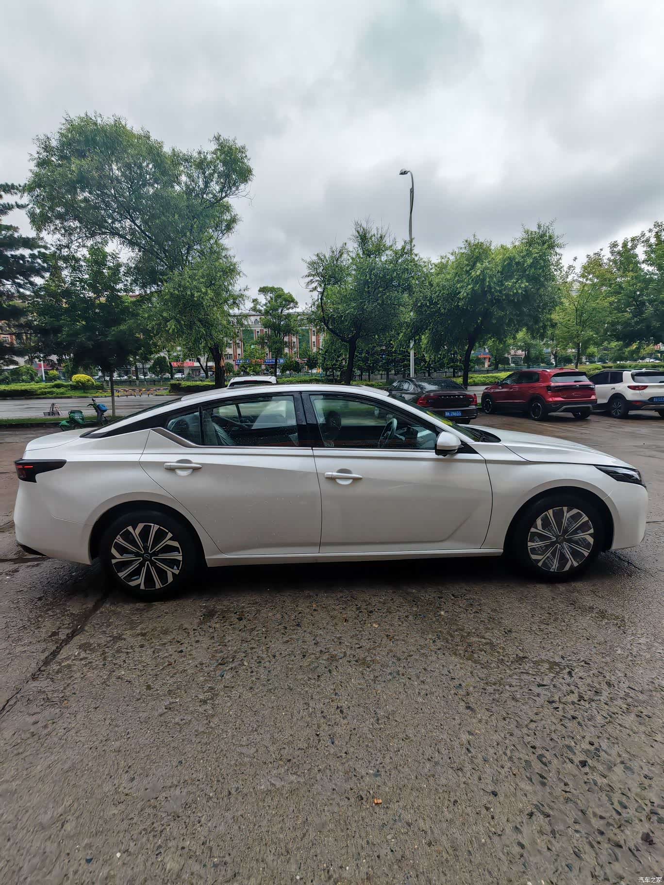 Nissan Teana, 1900 7