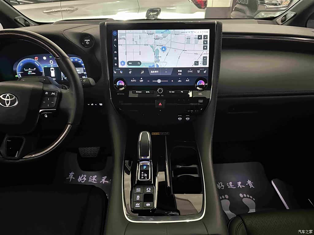 Toyota Alphard, 2024 18