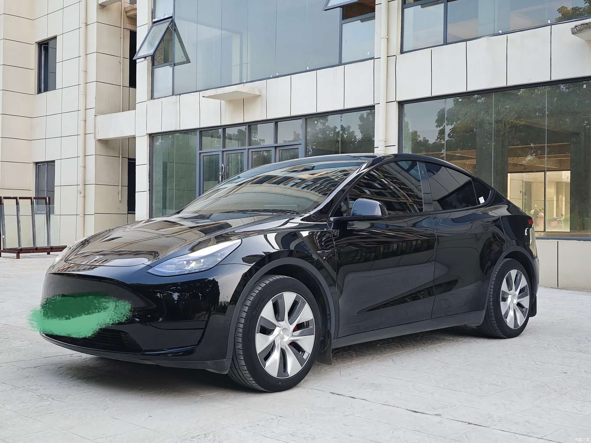 Tesla Model Y, 2023 1