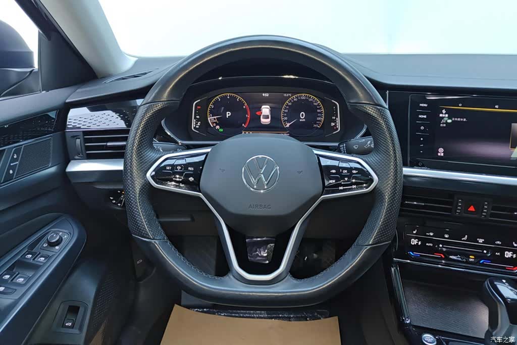 Volkswagen Passat, 2023 15
