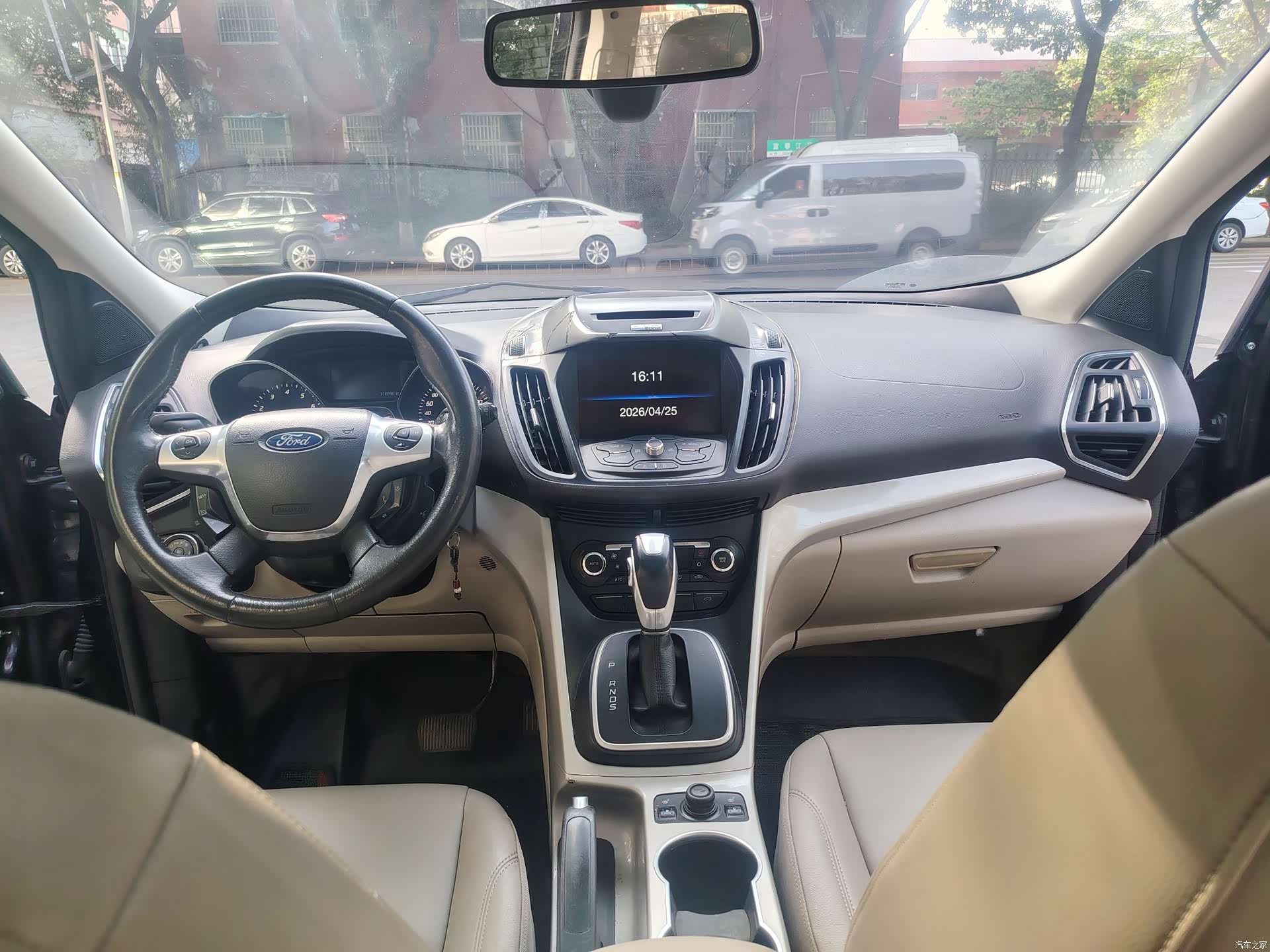 Ford Kuga, 2014 4