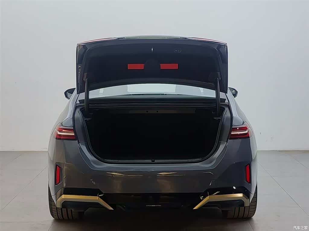 BMW i5, 2025 6