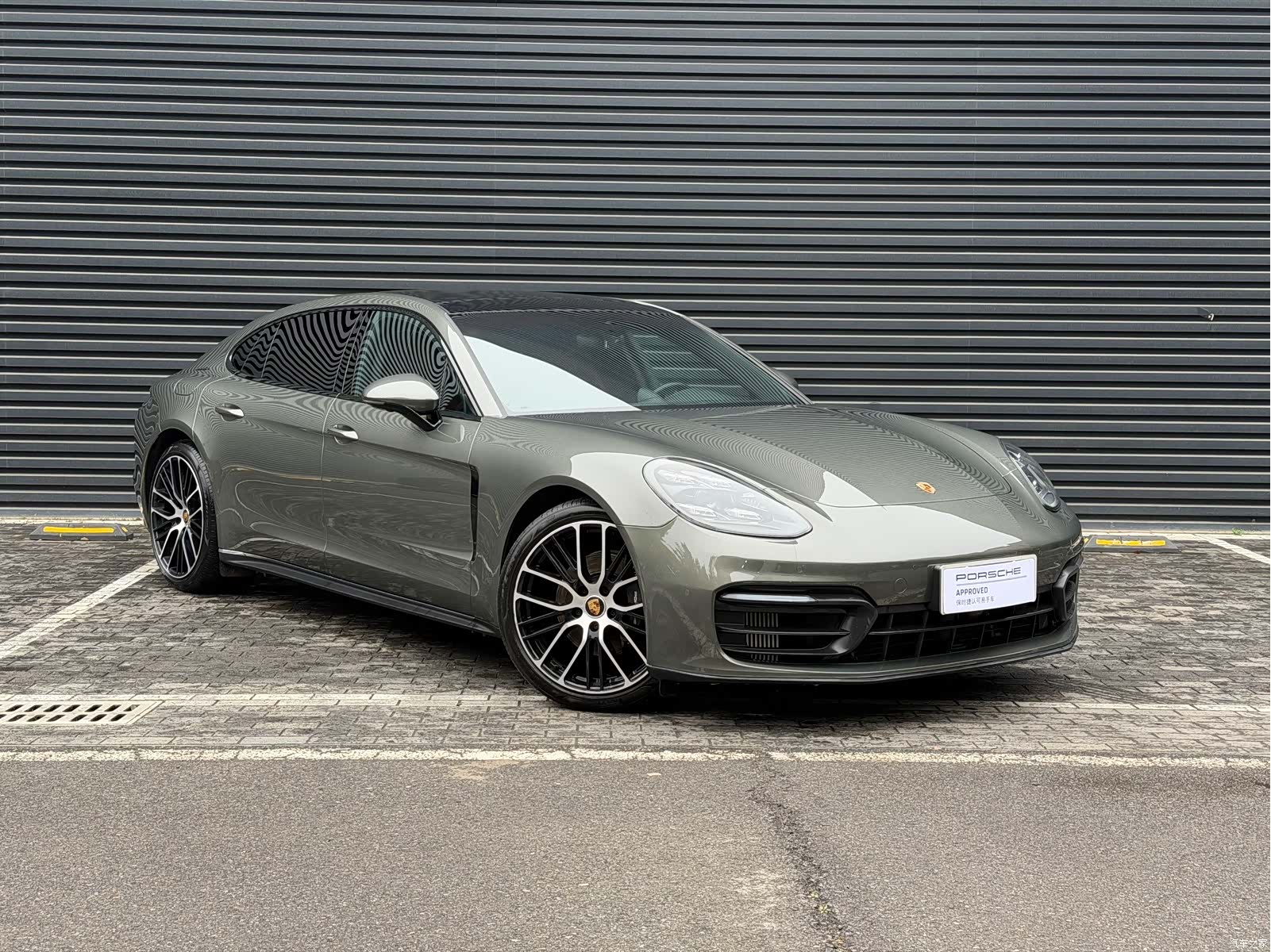 Porsche Panamera, 2024 2