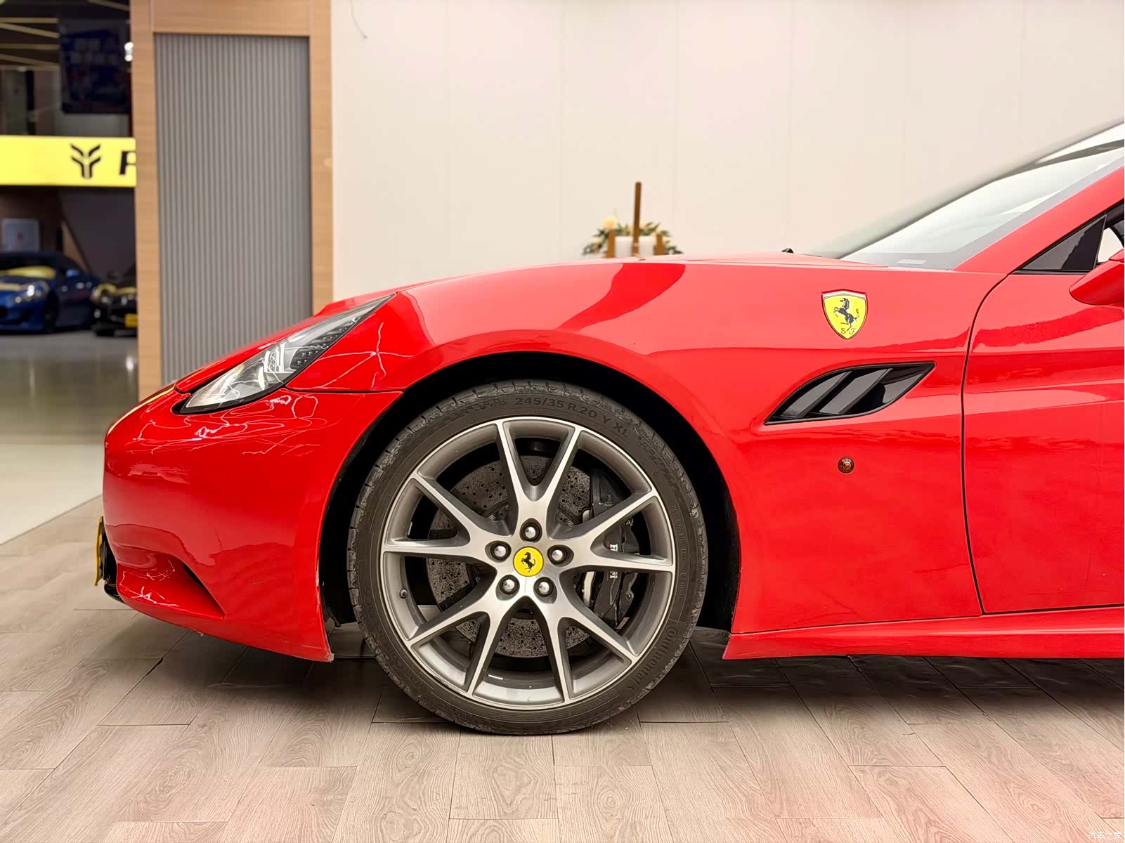 Ferrari California, 2011 10