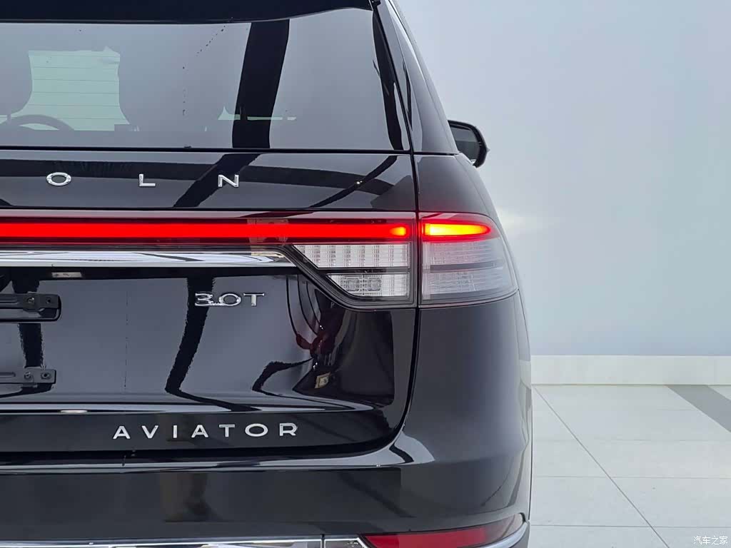 Lincoln Aviator, 2021 13