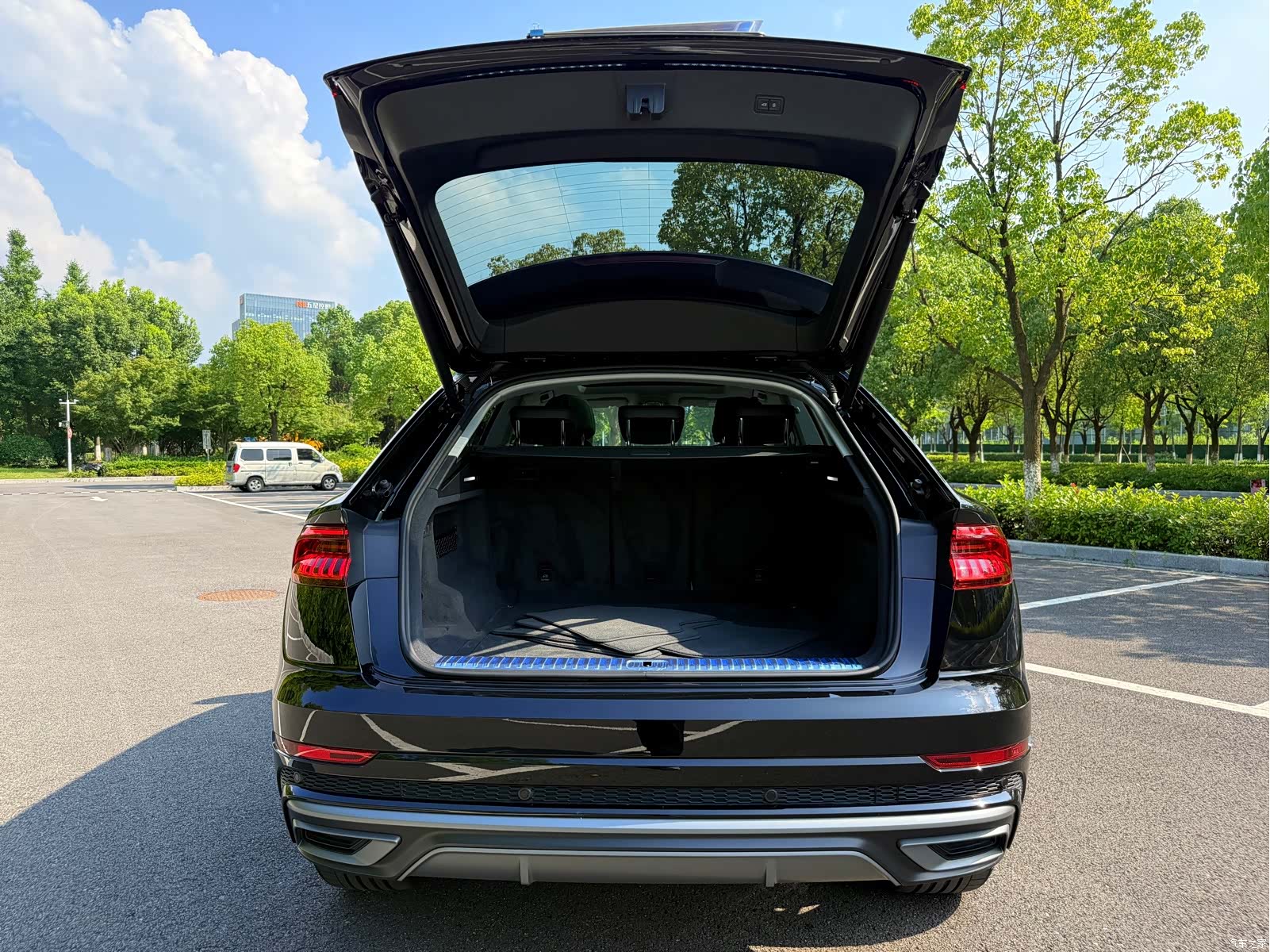 Audi Q8, 2024 10