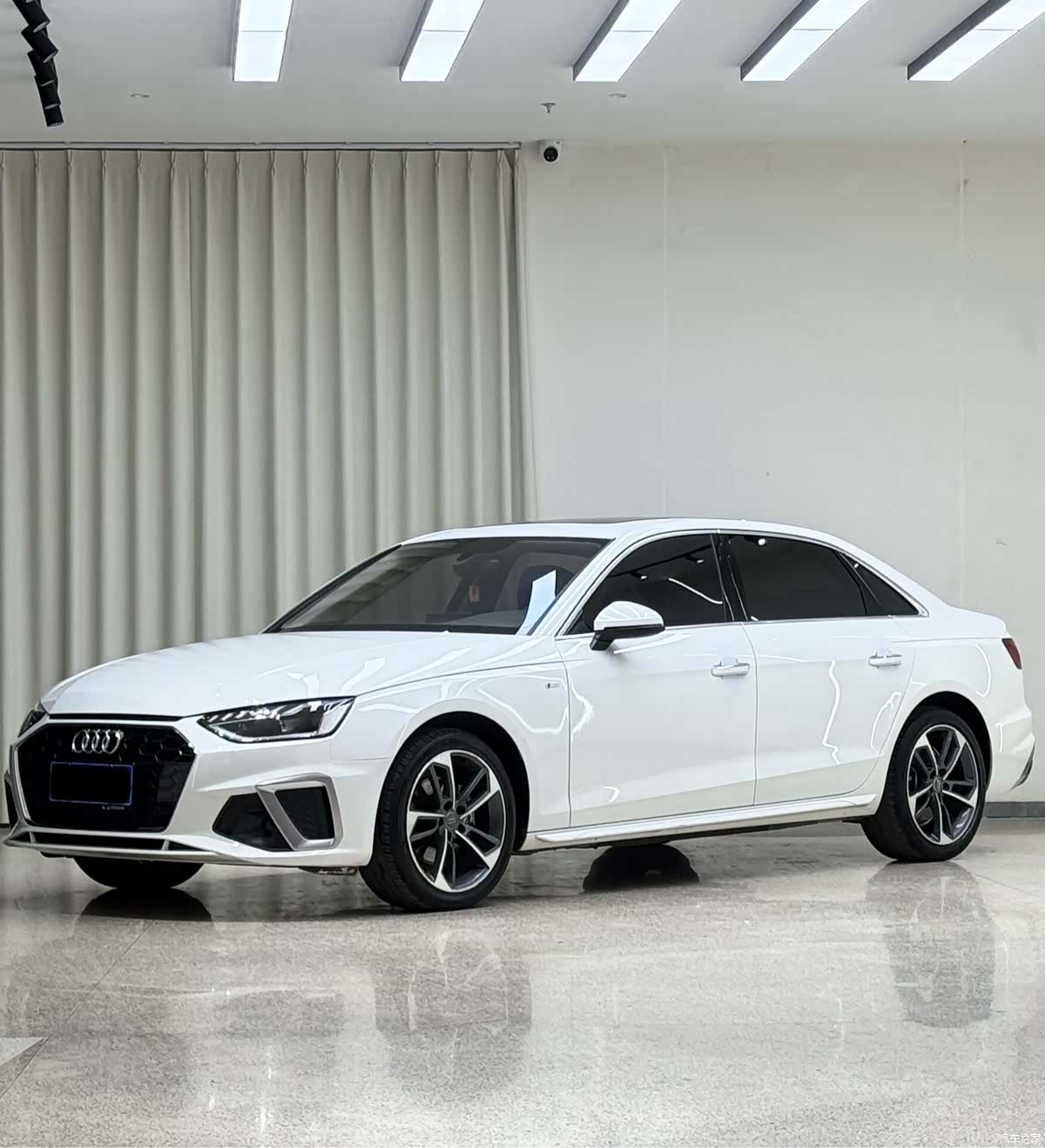 Audi A4L, 2021 1