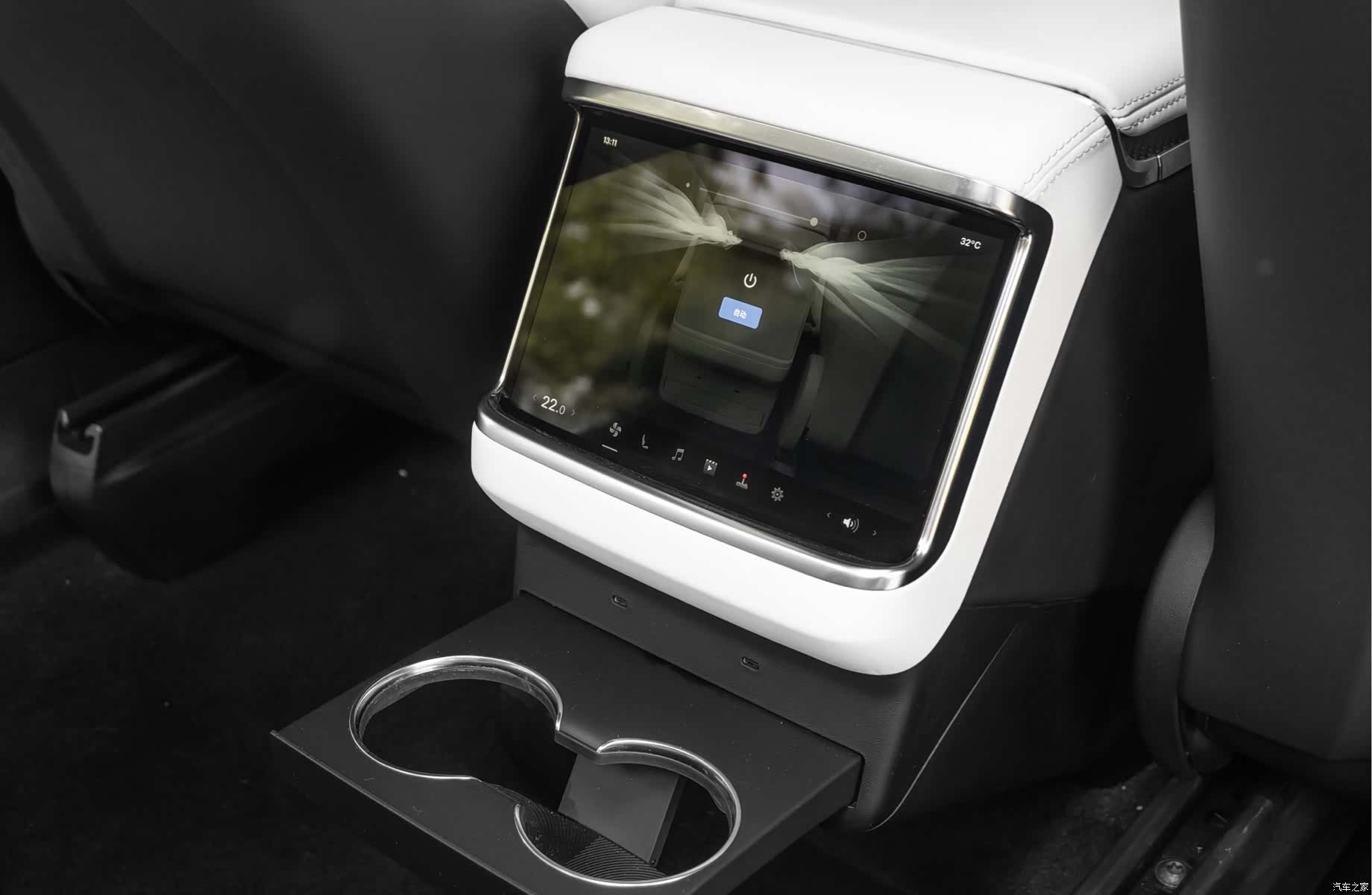 Tesla Model X, 2023 13