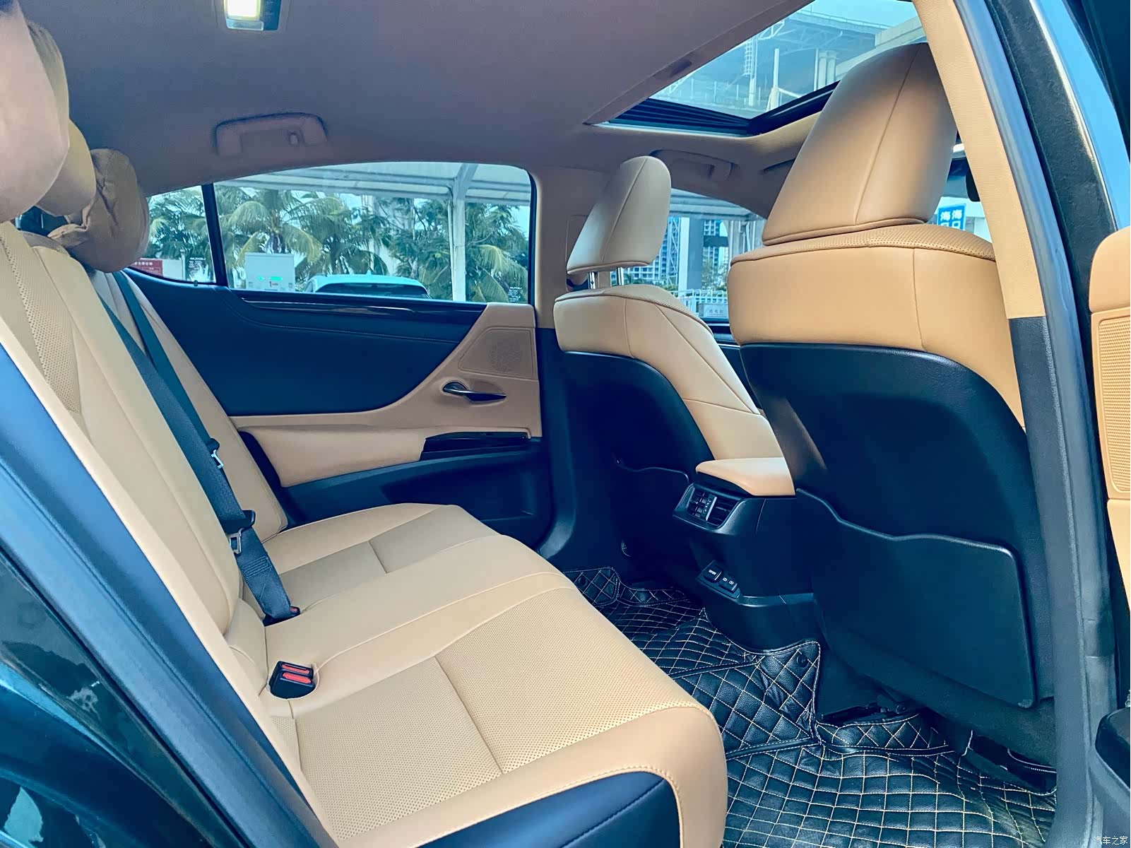 Lexus ES, 2023 9