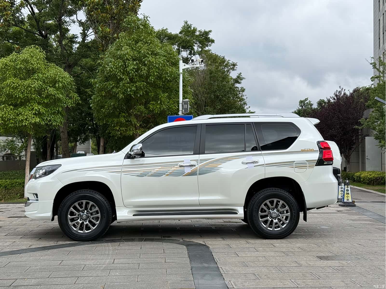 Toyota Prado, 2024 3