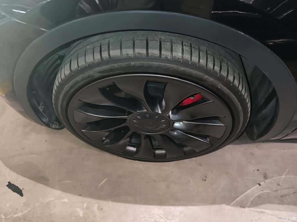 Tesla Model Y, 2023 23