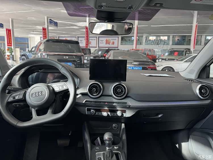 Audi Q2L, 2026 все фото