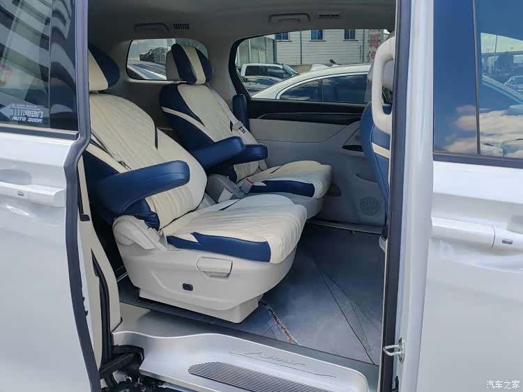 Buick GL8, 2024 4