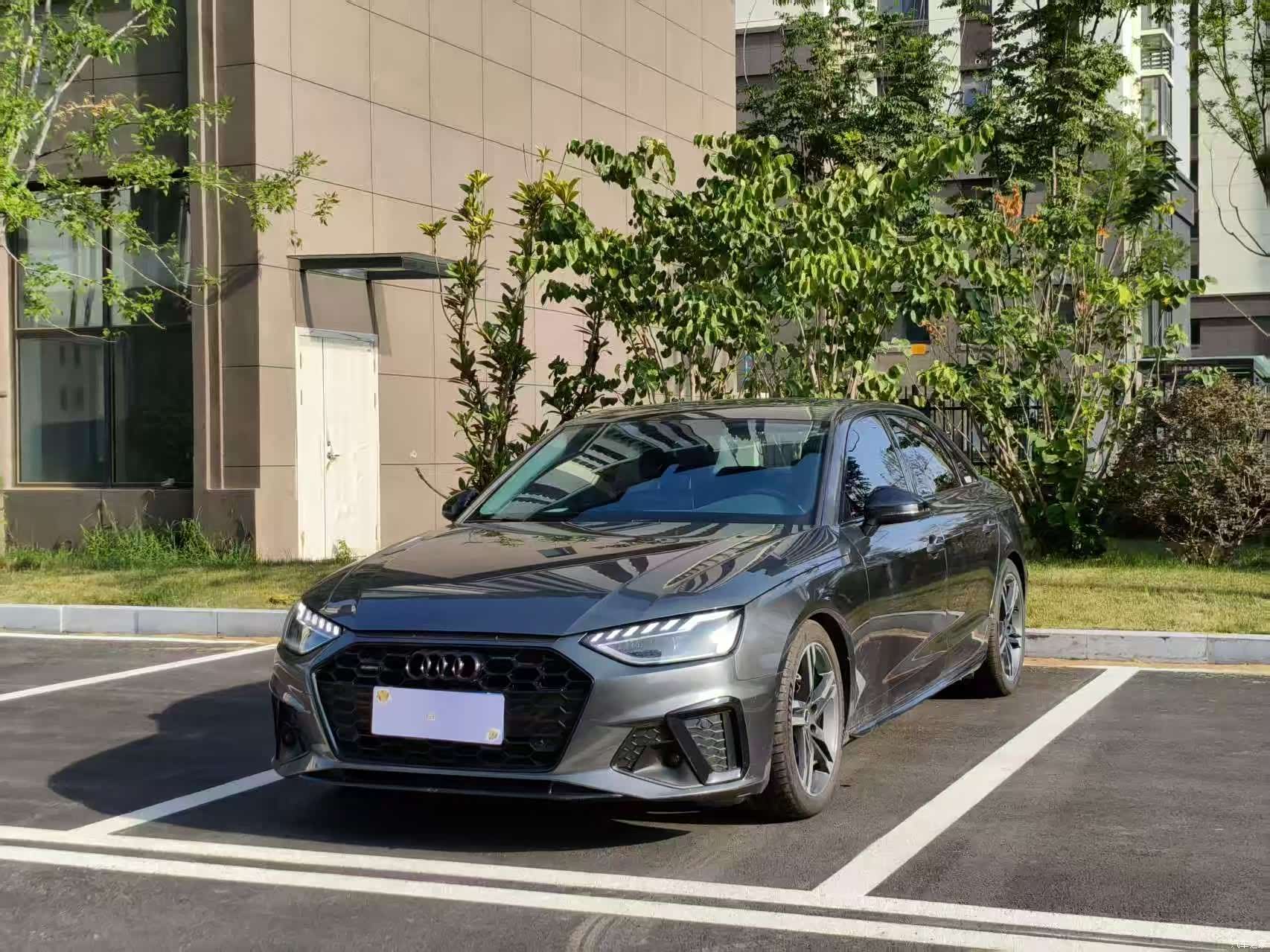 Audi A4L, 2023 1