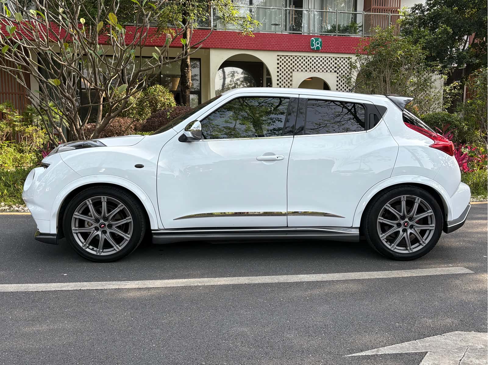 Infiniti ESQ, 2019 3