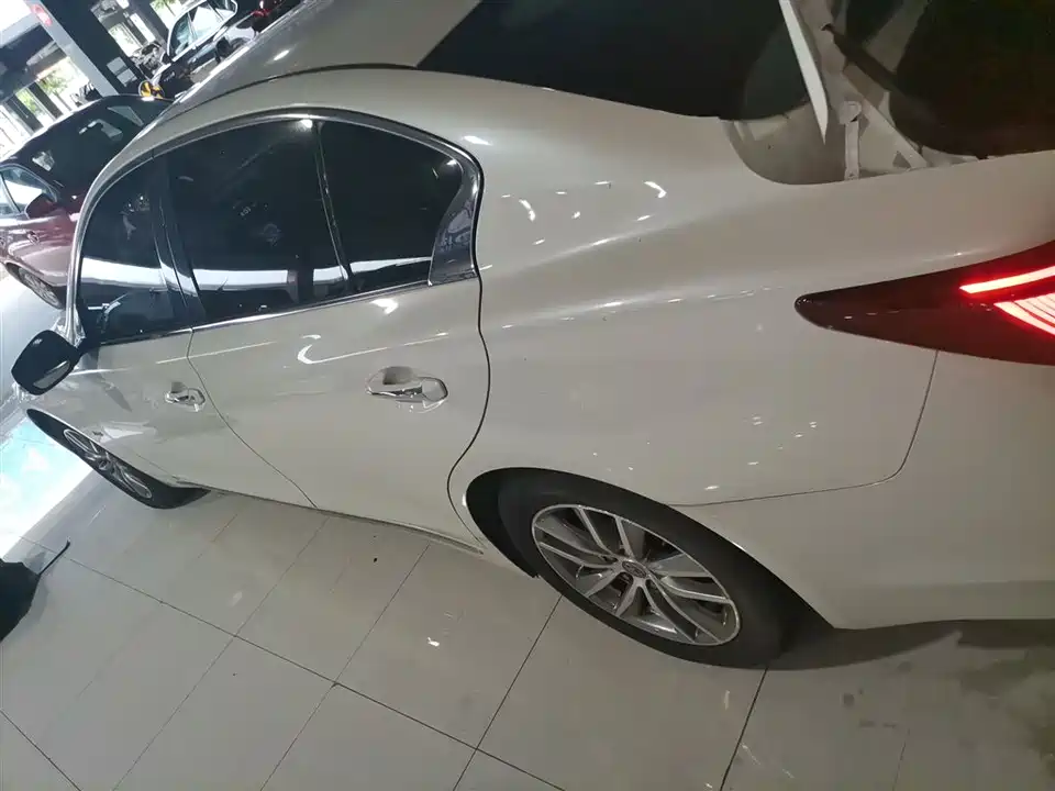 Infiniti Q50L Infiniti Q50L